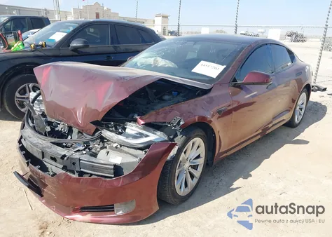 2017 Tesla Model S 60/75 z USA, uszkodzony, nr VIN 5YJSA1E10HF197147